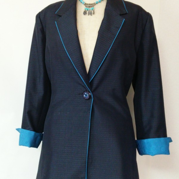 男性物の大島紬を婦人物のジャケットにリメイク！ ターコイズブルーの着物を差し色に使いました！